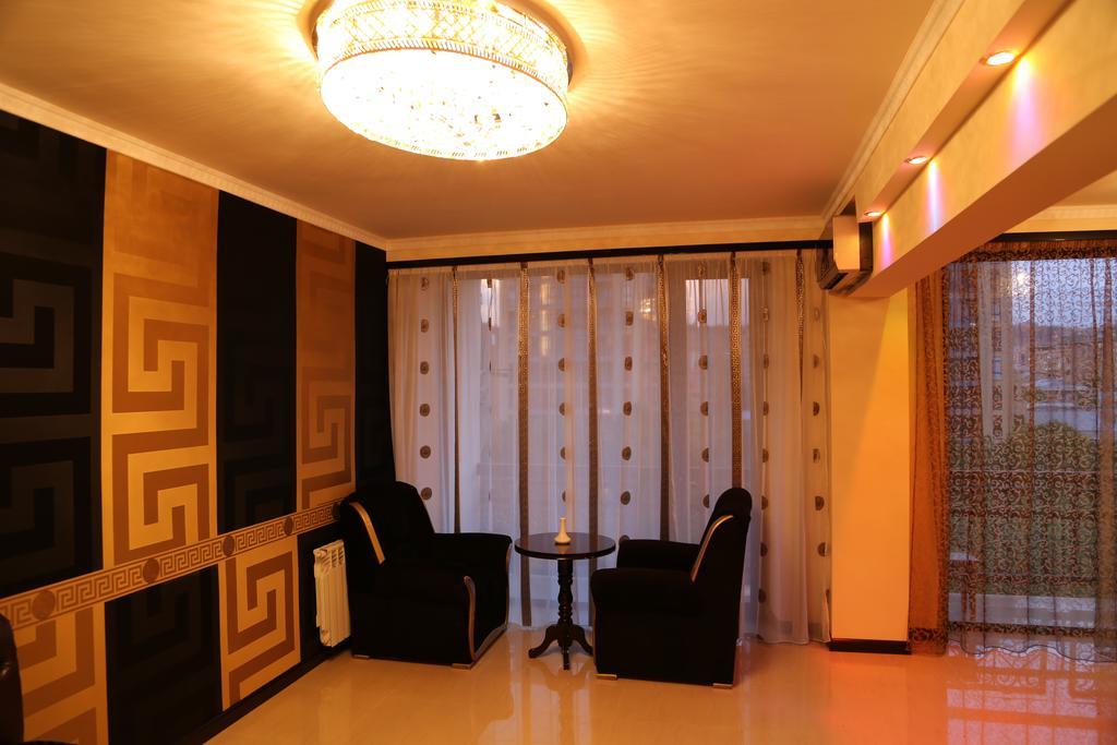 Versace Downtown Yerevan Apartment Bilik gambar