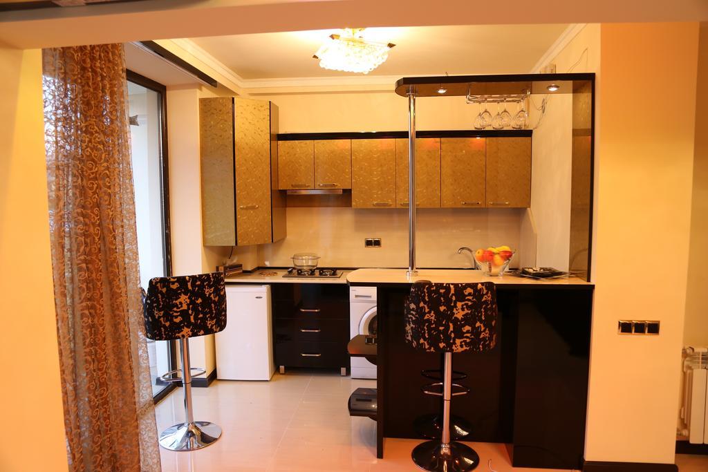 Versace Downtown Yerevan Apartment Bilik gambar