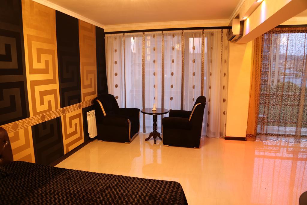 Versace Downtown Yerevan Apartment Bilik gambar